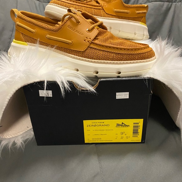 COLE HAAN - Picture 2 of 7